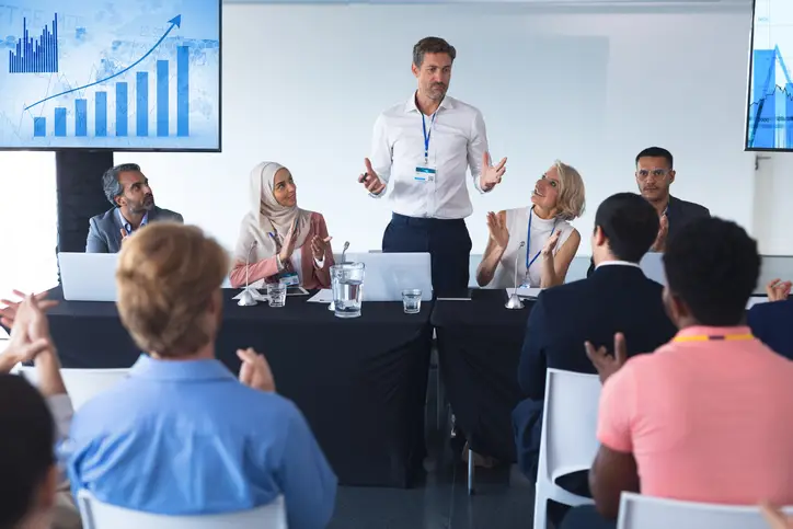 presenting business analytics marketing mix and marketing strategies